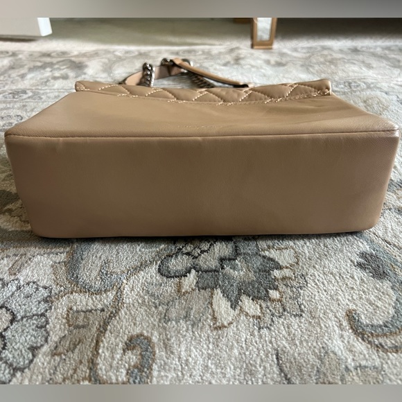 SOLD‼️ Kurt Geiger Kensington Camel - Picture 9 of 14